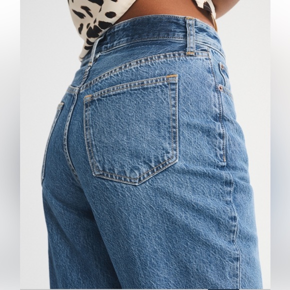 NWT A&F Curve Love High Rise Loose Jean Medium Wash Size 26 - Picture 3 of 6